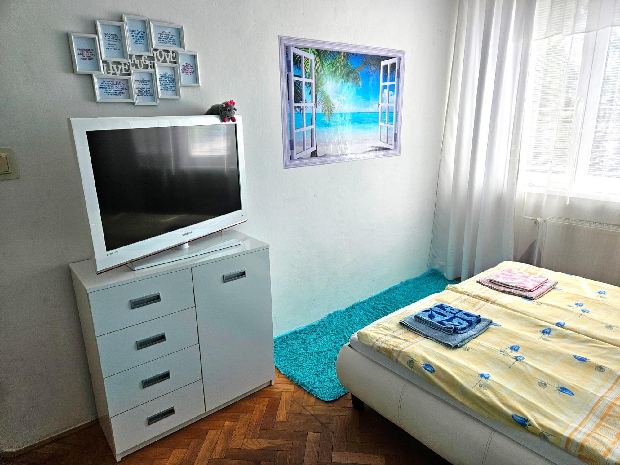 Cozy Blue Apartment Presov Exterior photo